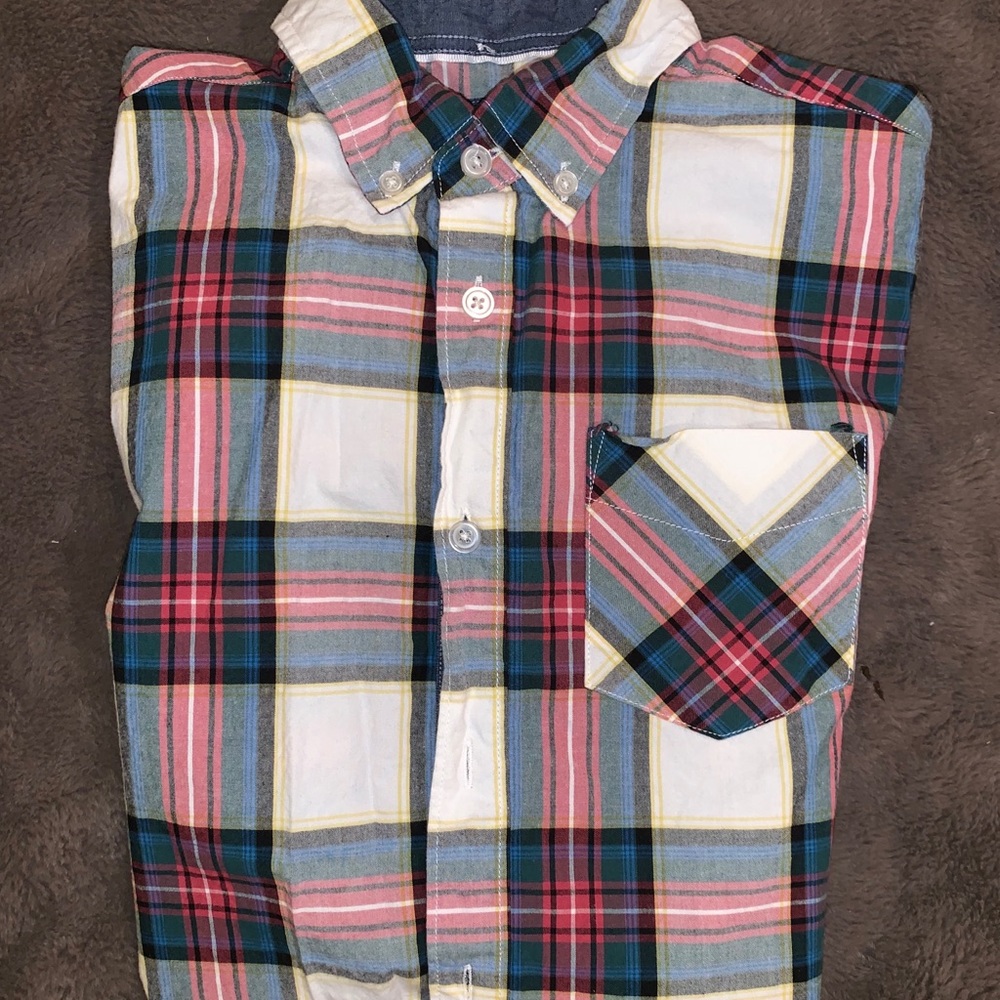 Plaid short sleeved shirt worn once